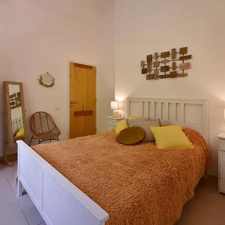 Pequeno Y Acogedor En El Centro De Cadaques